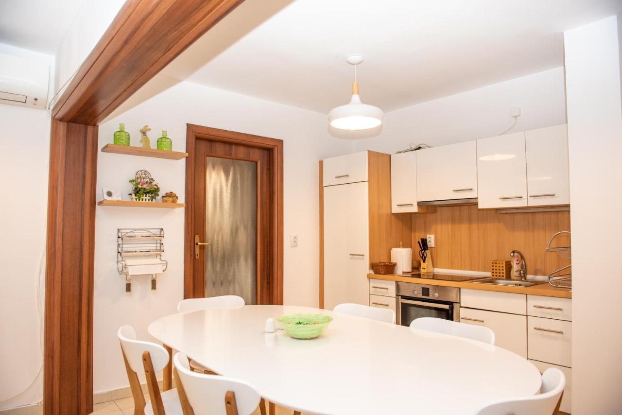 Classic Apartment Near The City Center Cluj-Napoca Luaran gambar